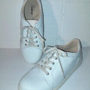 Trotters Adore Women's Size 11W Light Blue Leather Lace Up Sneaker Comfort Shoes